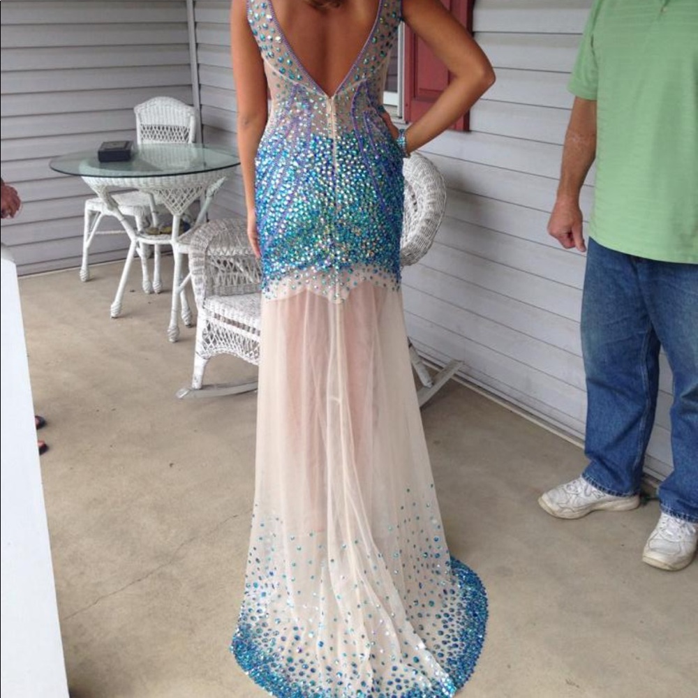 HOMECOMING/PROM DRESS - Picture 2 of 7